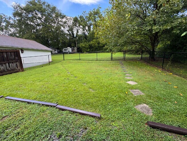 Building Photo - 1 bed, 1 full bath duplex in Pickens