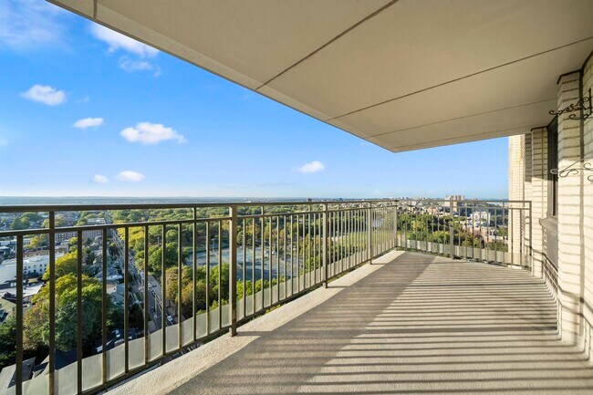 Building Photo - 7855 JFK Blvd E