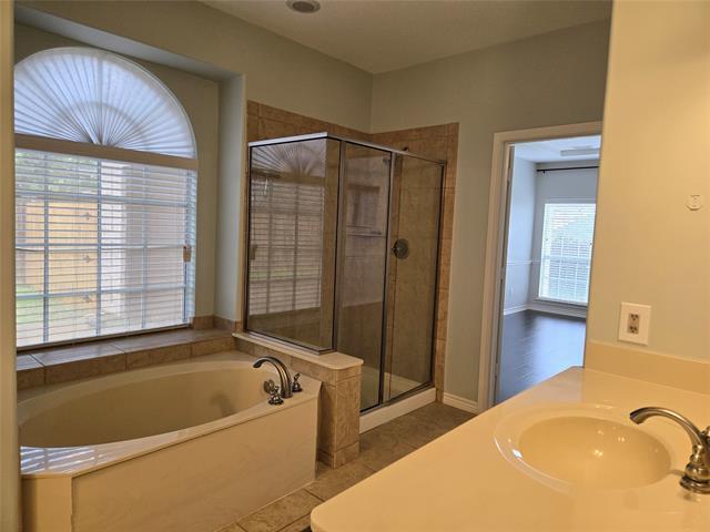 Building Photo - 1355 Meadowview Dr