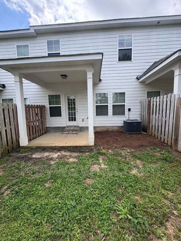 Building Photo - 334 Sumac Trail