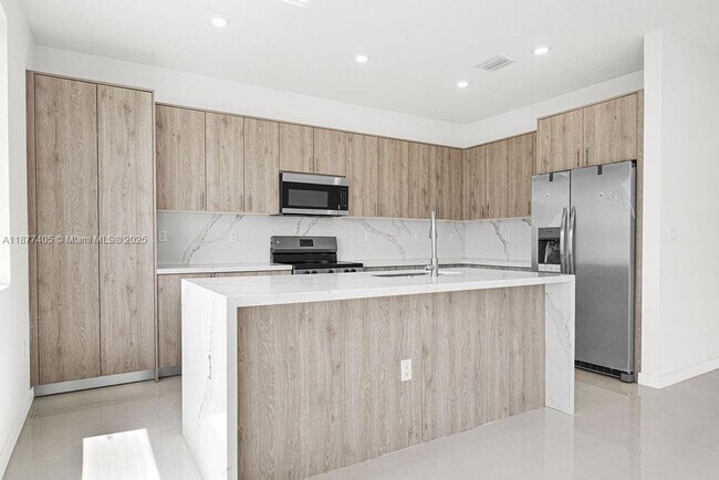Building Photo - 22445 SW 125th Ave