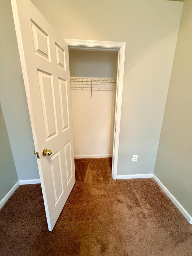 Building Photo - 838 Lowe Rd