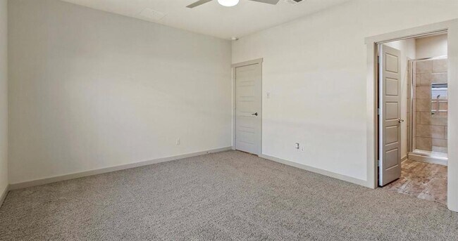 Building Photo - 2100 Daleside Ln