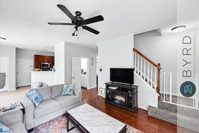 Building Photo - 6794 Sassafras Dr