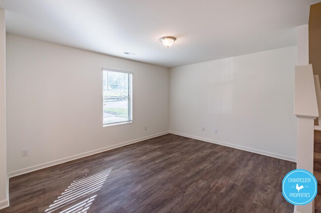 Building Photo - 8 Rochambeau Ct