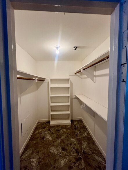Building Photo - 3838 Glen Arbor Dr