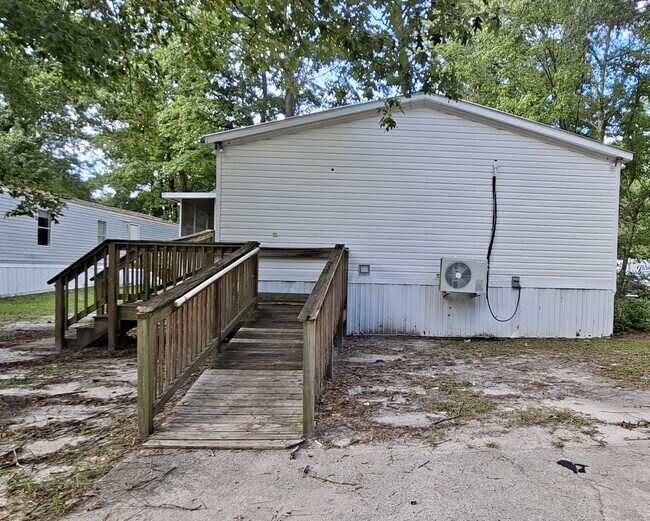 Building Photo - 111 Carnes Blvd