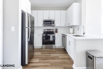 Building Photo - 100 River Park Dr