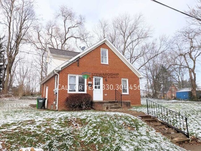 Building Photo - 133 Catherine St