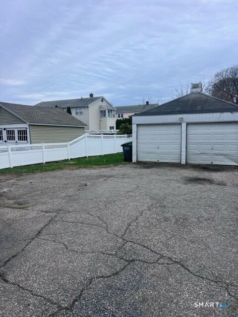 Building Photo - 183 Hawley Ave