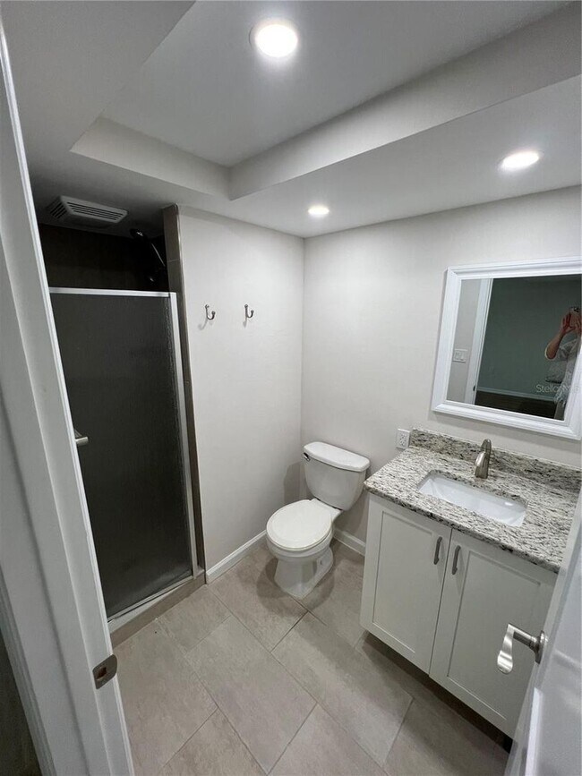 Building Photo - 14459 River Beach Dr