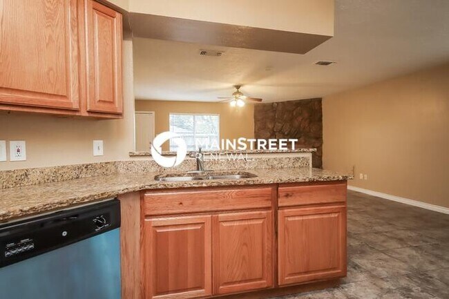 Building Photo - 3 Bedroom Pet-Friendly Home in Houston, TX...