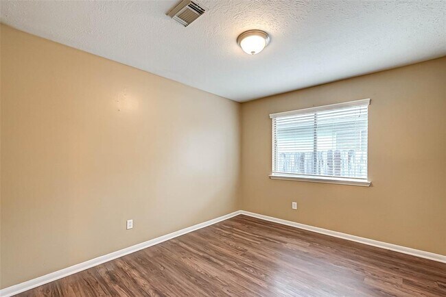 Building Photo - 28811 Stapleford St