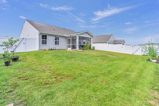 Building Photo - 922 Daylily Cir