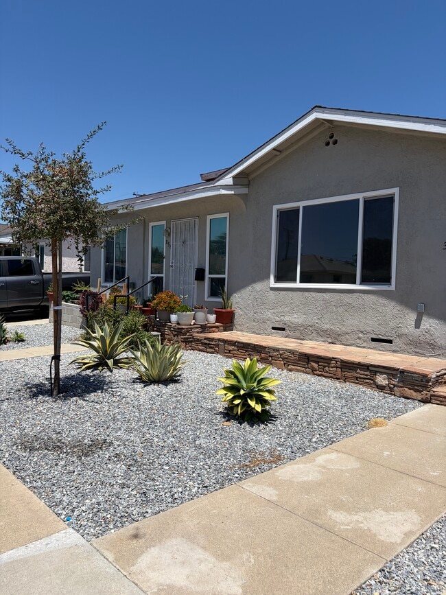 Building Photo - 354 Via Miramonte