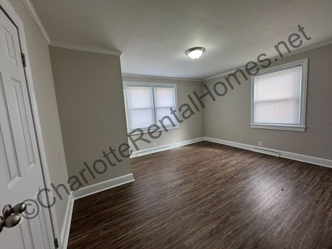 Building Photo - Brick ranch with brick workshop