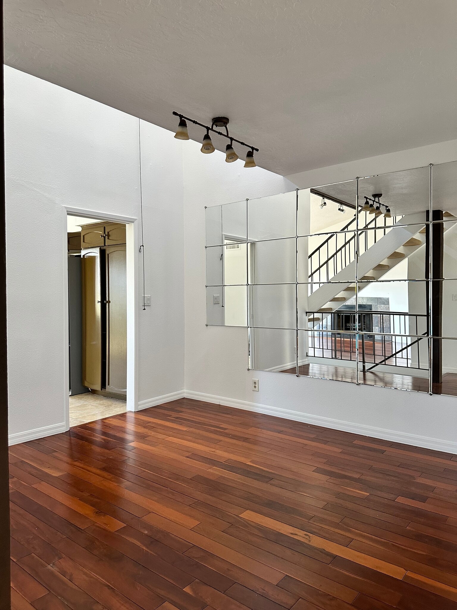 Building Photo - 4300 Via Marisol