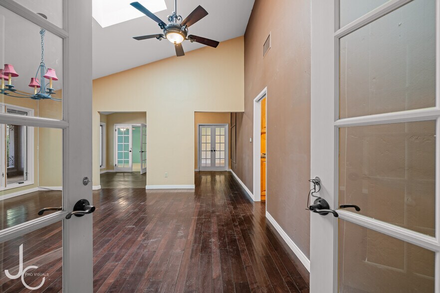 Building Photo - 12139 Cattle King Dr