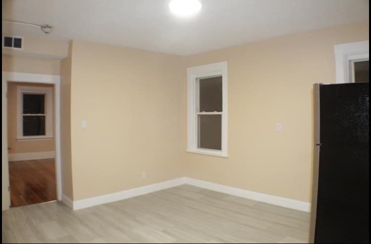 Building Photo - 240 Centre St