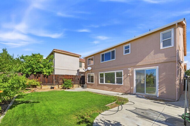 Building Photo - 5486 Benttree Way