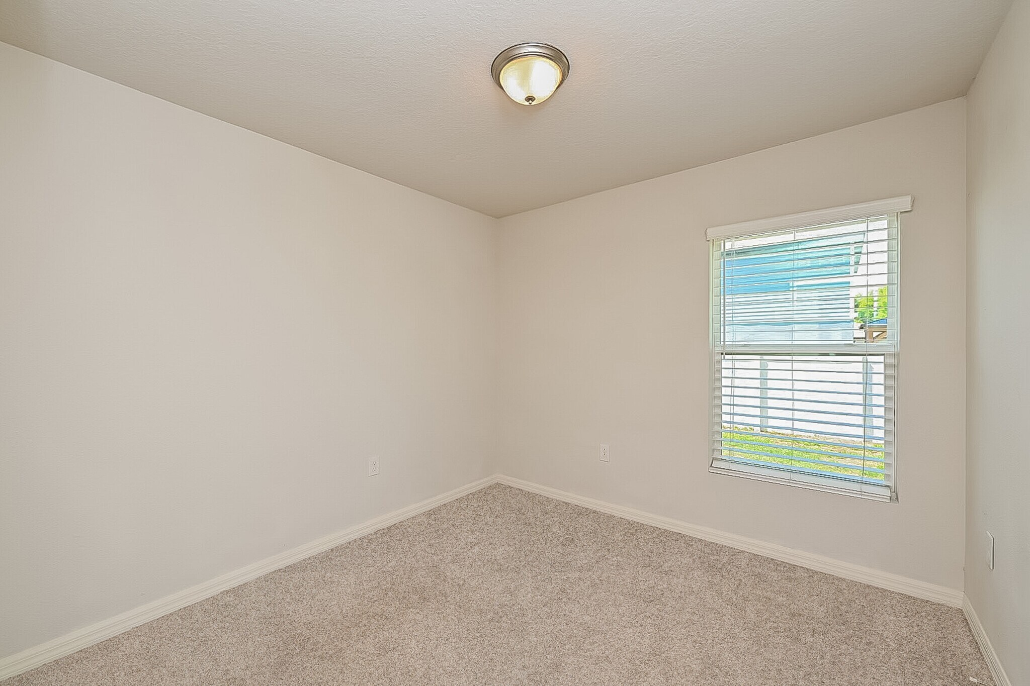 Building Photo - 26485 Wakefield Dr