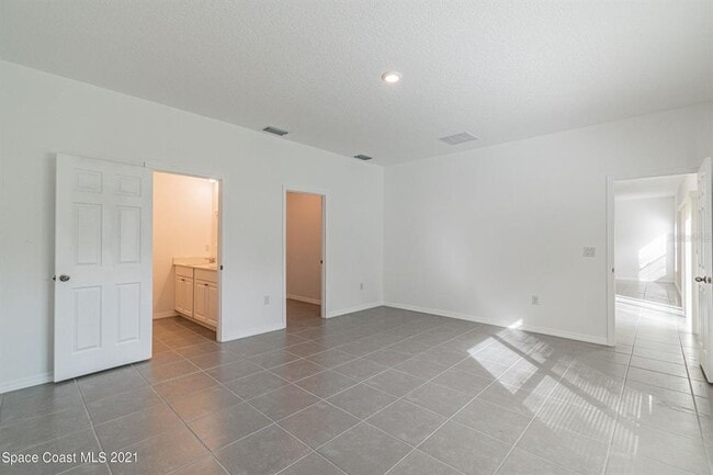 Building Photo - 1590 Jacobin St NW