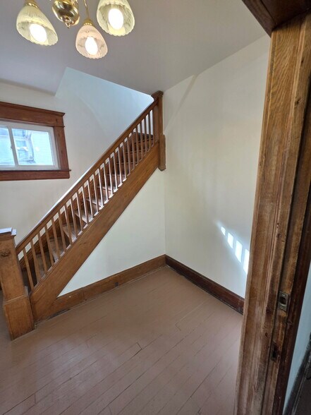 Building Photo - 409 S 3rd St