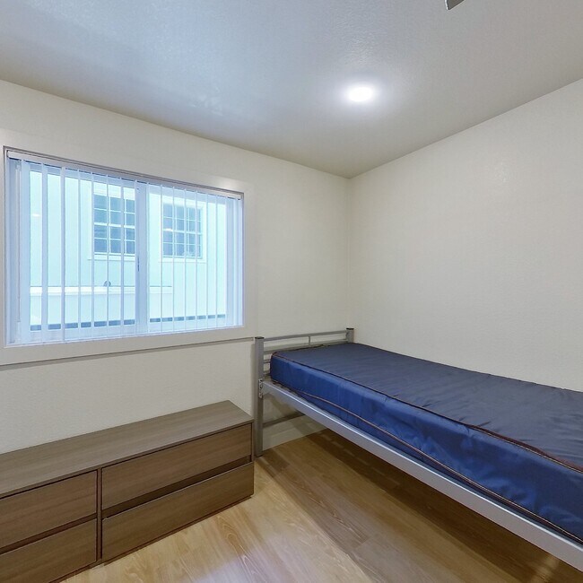 Building Photo - 2437 Piedmont Ave