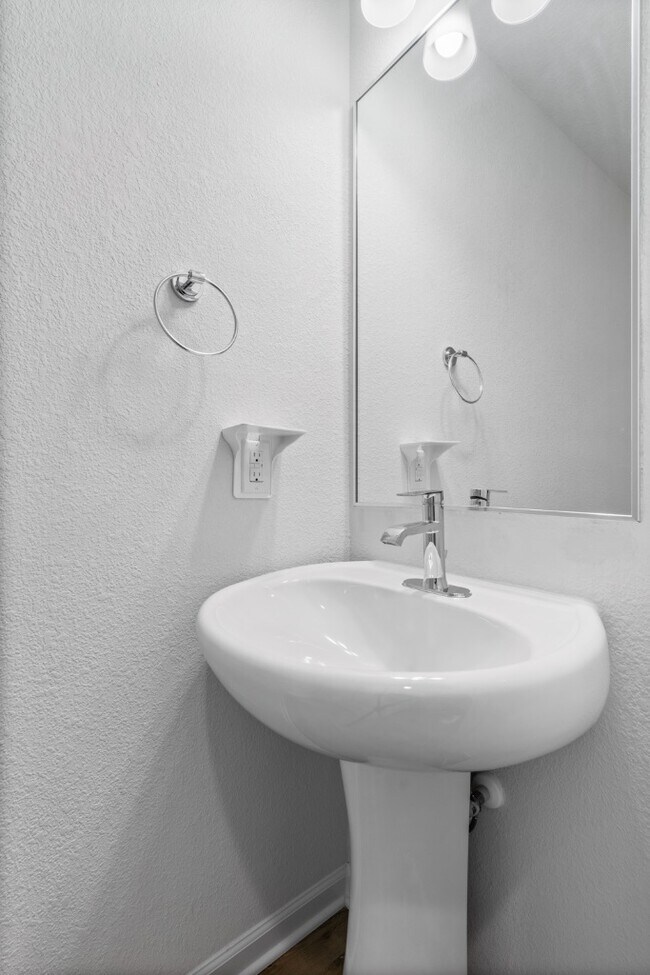 Building Photo - 13615 Terrett Trce