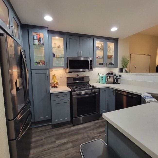 Building Photo - MOVE-IN SPECIAL $500 OFF! Otay Ranch - Gorgeous 2 Bed/2 Bath Condo with Garage