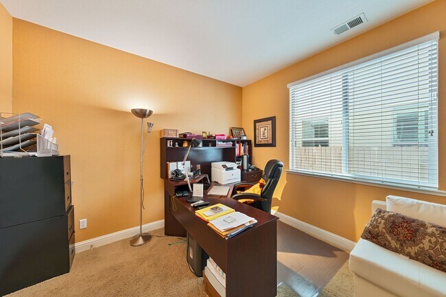 Building Photo - 9952 Spring View Way