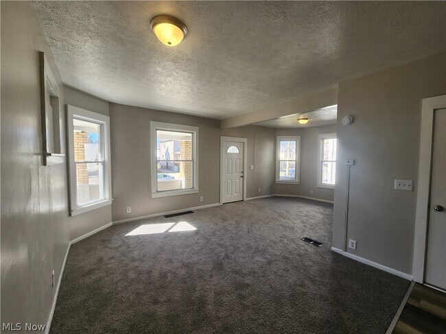 Building Photo - 2063 W 104th St