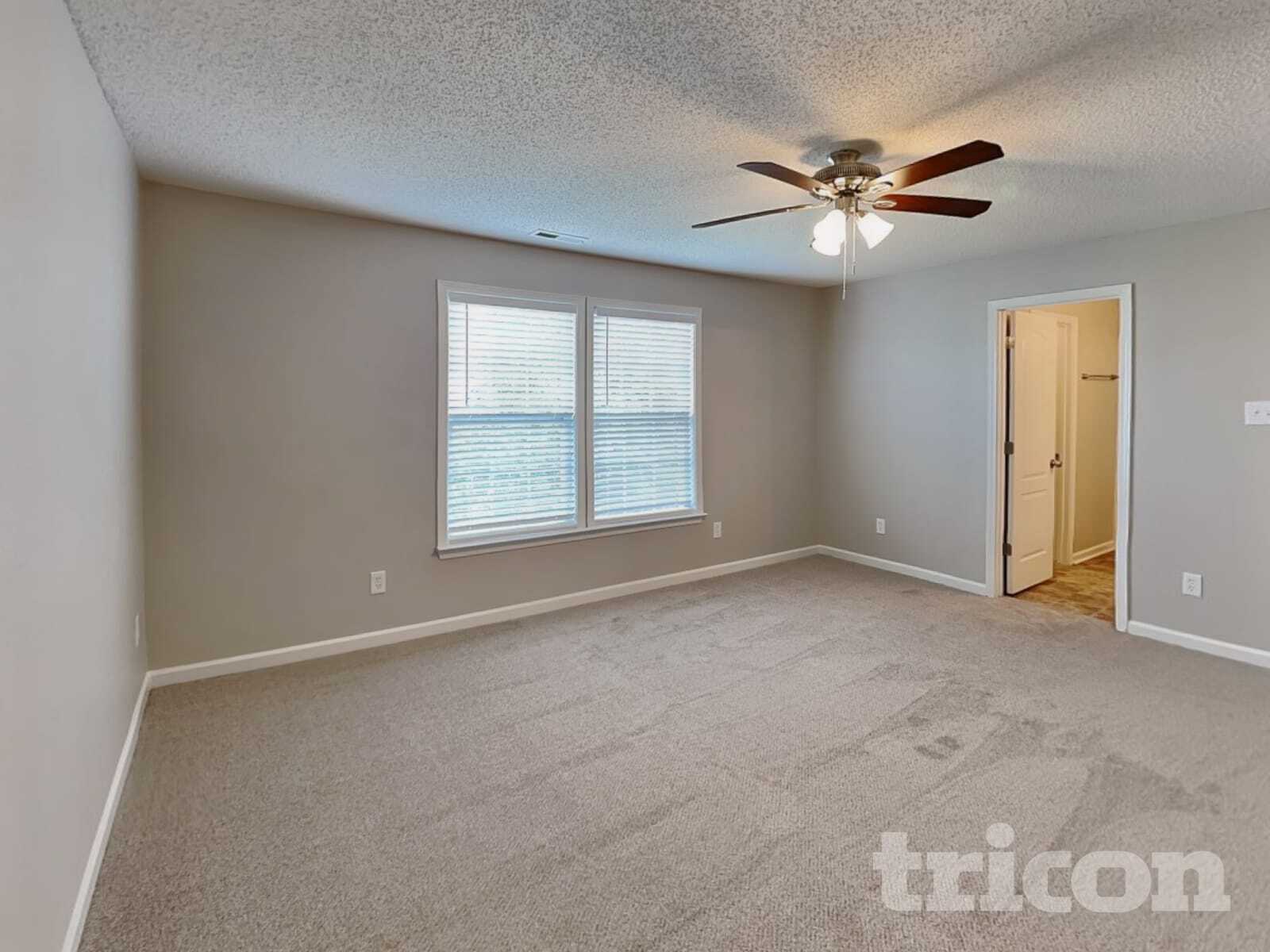 Building Photo - 915 Littleton Dr