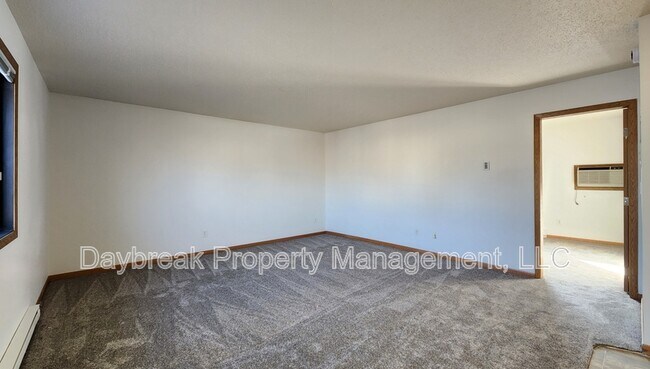 Building Photo - Ridgewood Court