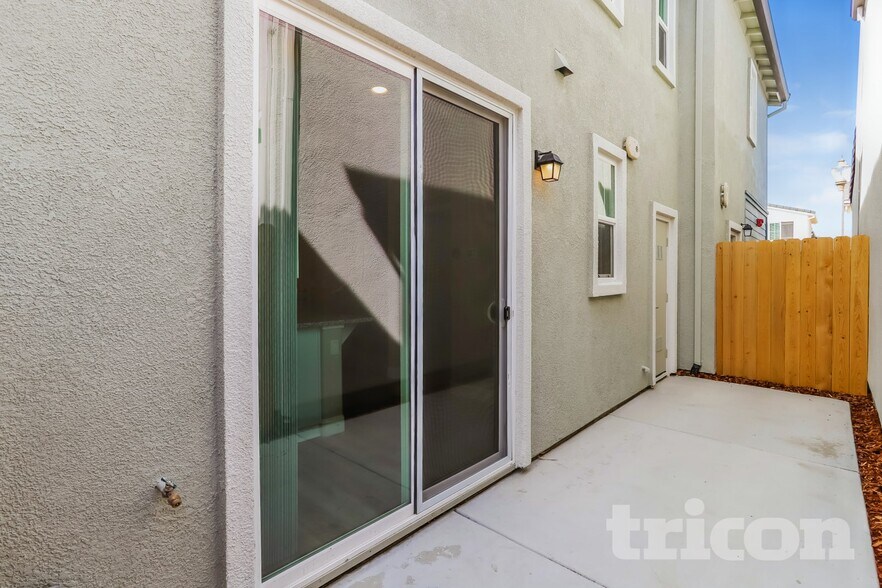 Building Photo - 2118 Comstock Ln