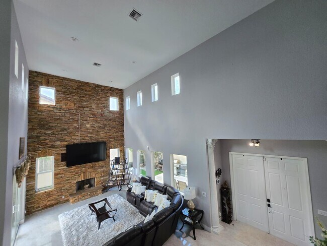 Building Photo - 4102 Artesa Dr