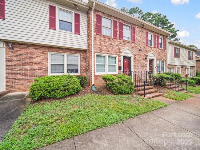 Building Photo - 6436 Old Pineville Rd