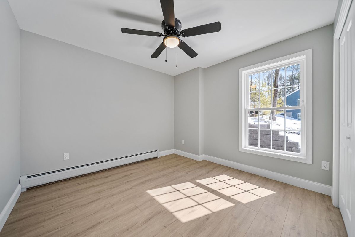 Building Photo - 142 S Main, B