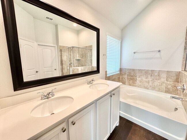 Building Photo - Argyle ISD! 3 Bed 2 Bath Home in PERFECT Location