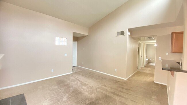 Building Photo - 3145 E Flamingo Rd