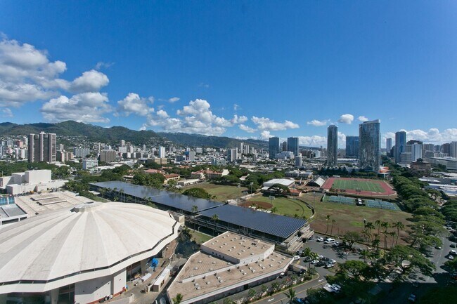 Building Photo - 909 Kapiolani Blvd
