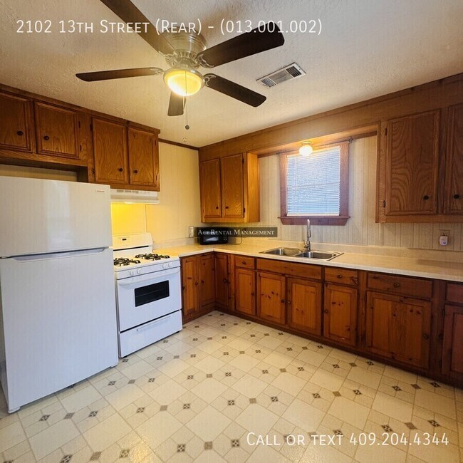 Building Photo - 2102 13th St