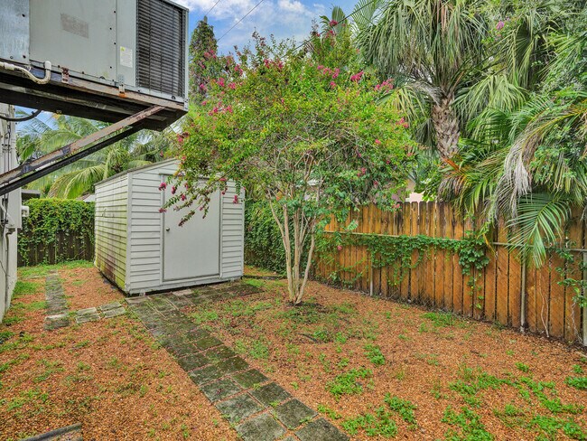 Building Photo - 601 NE 59th Ct