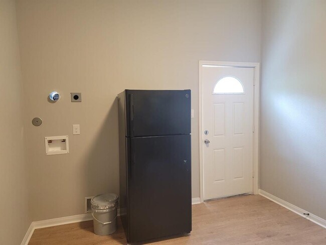 Building Photo - 1714 Mary St