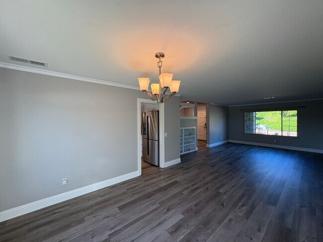 Building Photo - Beautiful 4B/3BA Home in Encinitas!