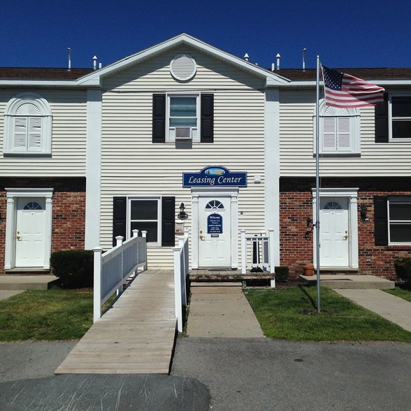 Pleasant Creek Meadows Leasing Office - Pleasant Creek Meadows