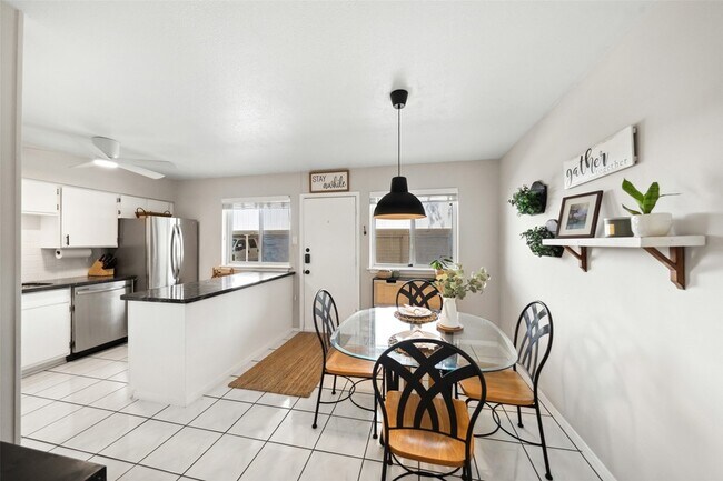 Building Photo - 4040 San Felipe St