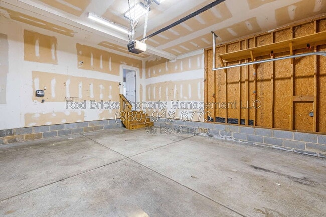 Building Photo - 10613 Bere Island Dr