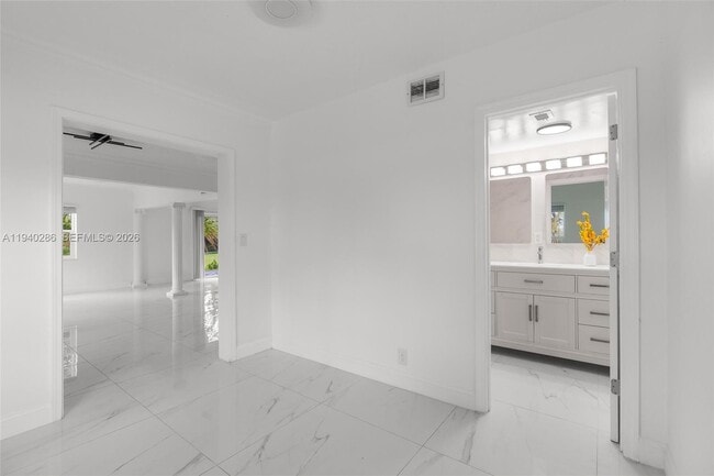 Building Photo - 7601 NW 82nd Terrace