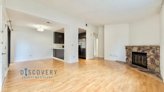 Building Photo - Spacious One Bedroom Condominium at Judro Manor